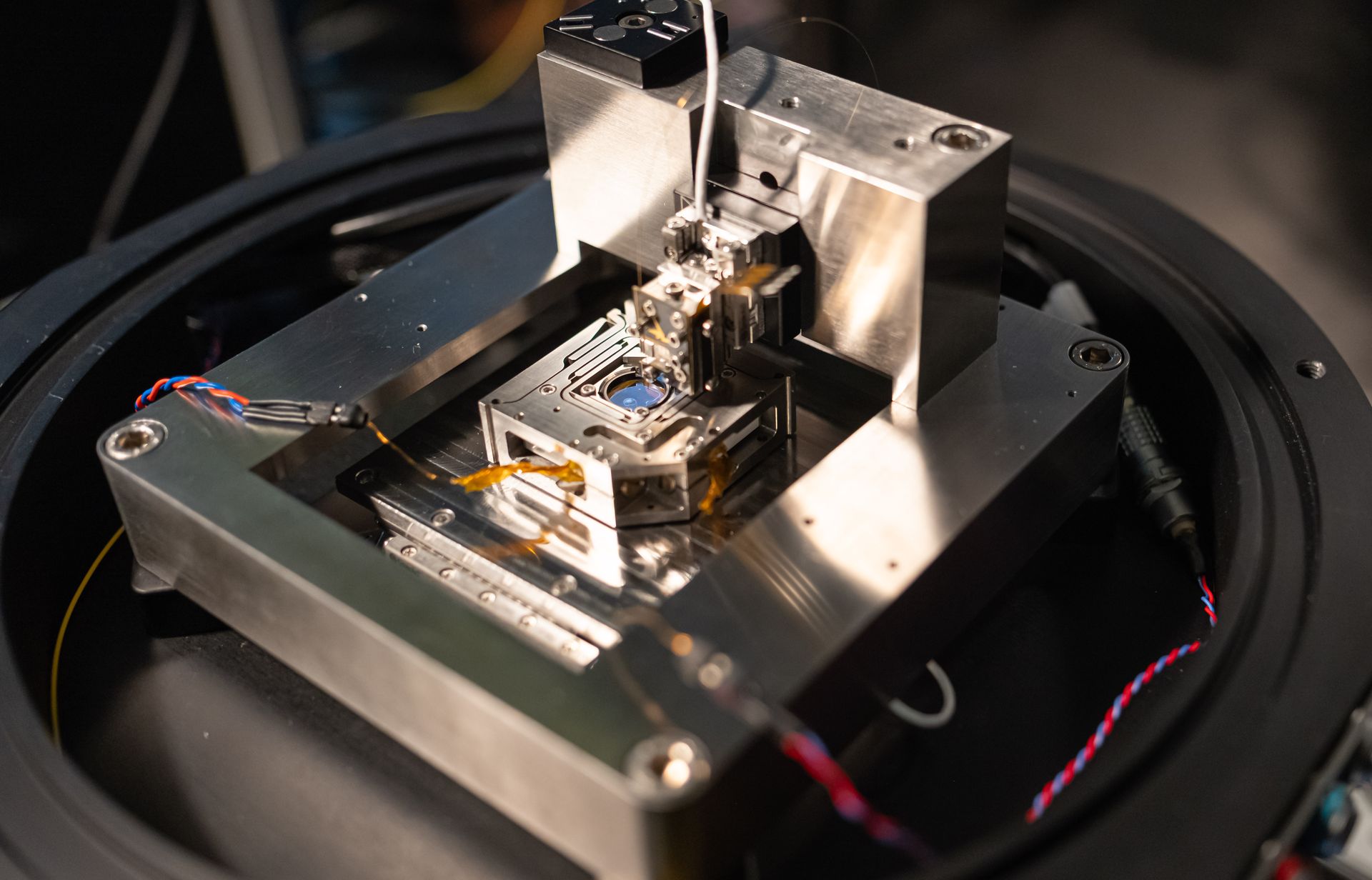 Ultra-sensitive absorption microscope